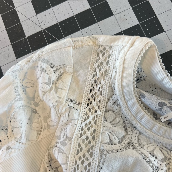 Free People Jea knit White Lace Button-Up Blouse, Sz L - Picture 8 of 10